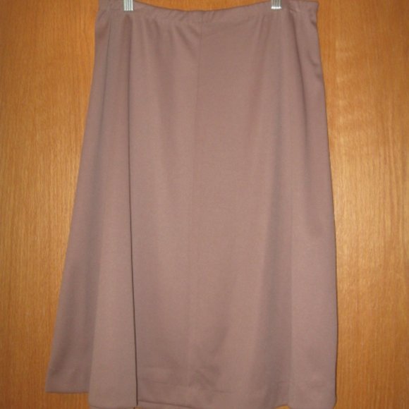 JC Penney Fashions Taupe Skirt - Picture 1 of 3